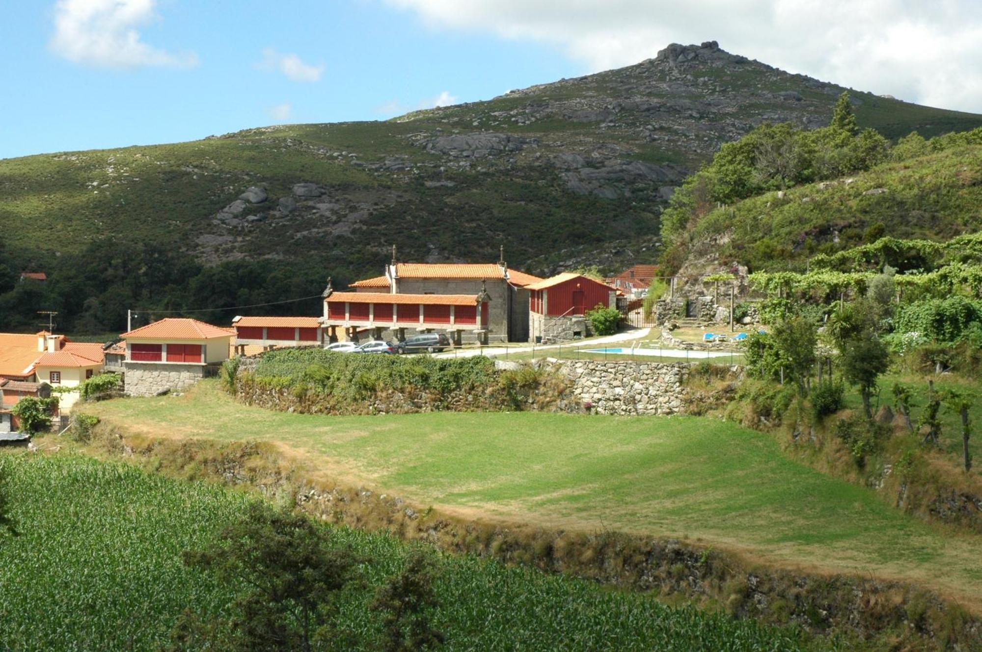 Casa De Campo Monte Abades Guest House Terras de Bouro Exterior photo